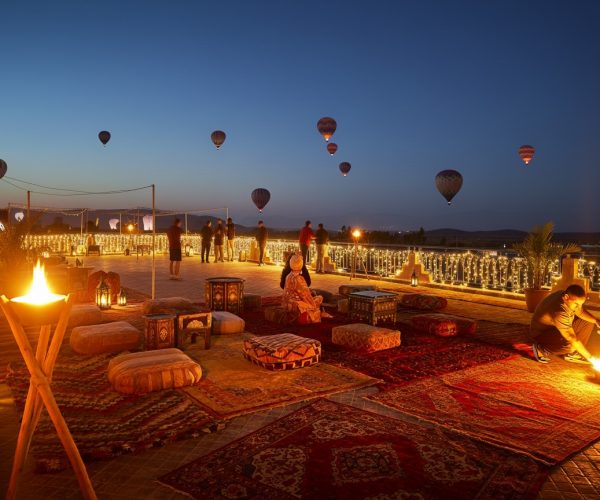 Marrakech 2 jours : 4 en 1 avec désert d’Agafay, quad, balade à dos de chameau, dîner folklorique et montgolfière